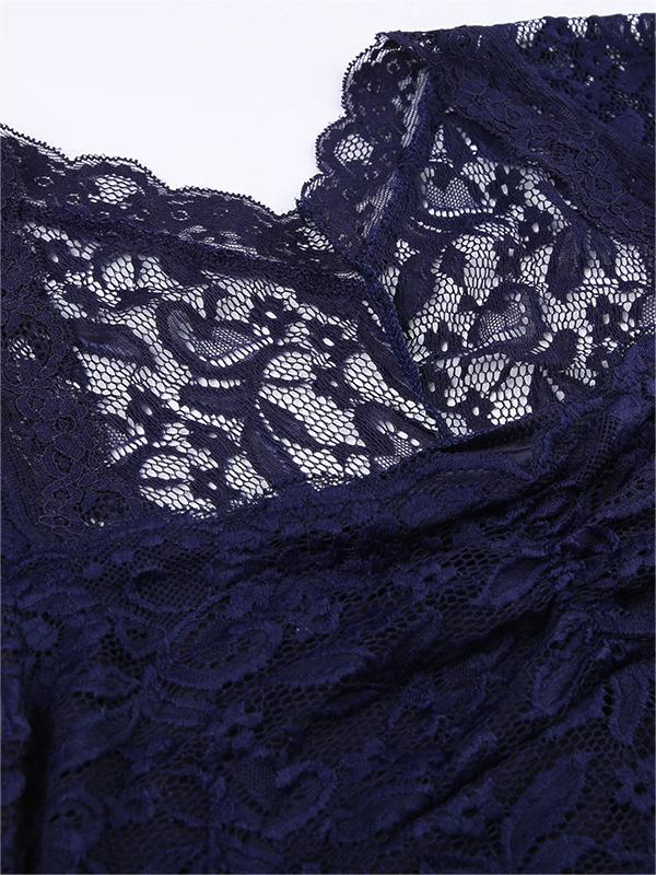 Anaëlle – Lace Tee with a Twist