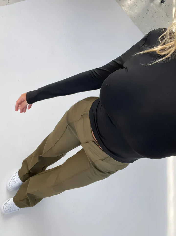 Femke – Slim Fit Damespantalon