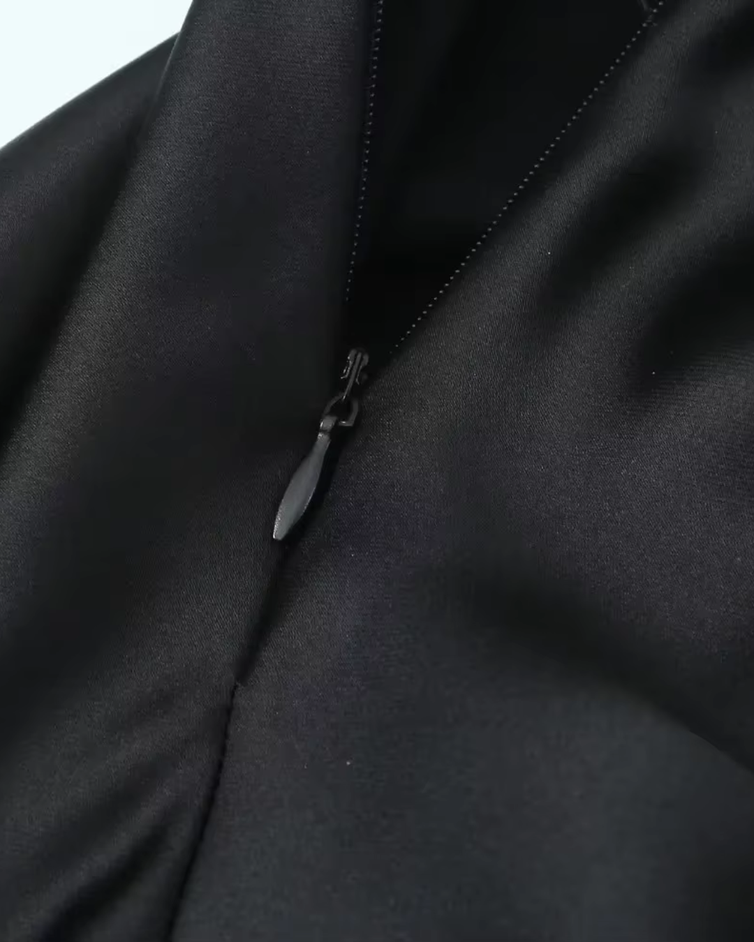 Elise – Satijnen Halterjurk Met Open Rug
