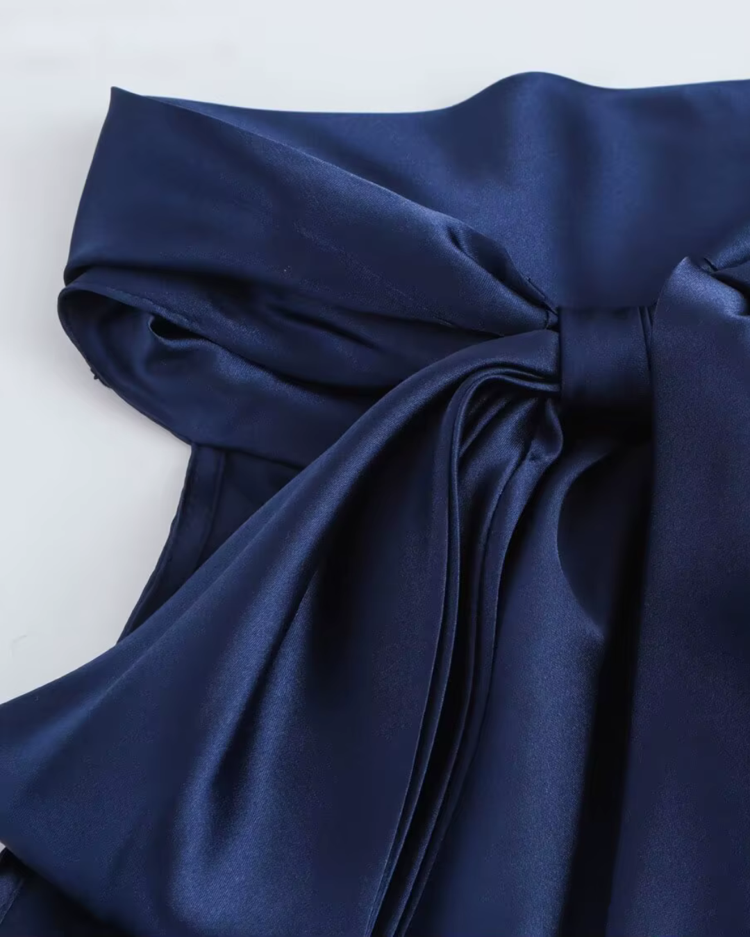 Elise – Satijnen Halterjurk Met Open Rug