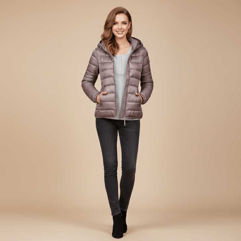 Noémie dames pufferjack met capuchon van Lenoriva – lichtgewicht waterafstotende jas met stijlvolle pasvorm