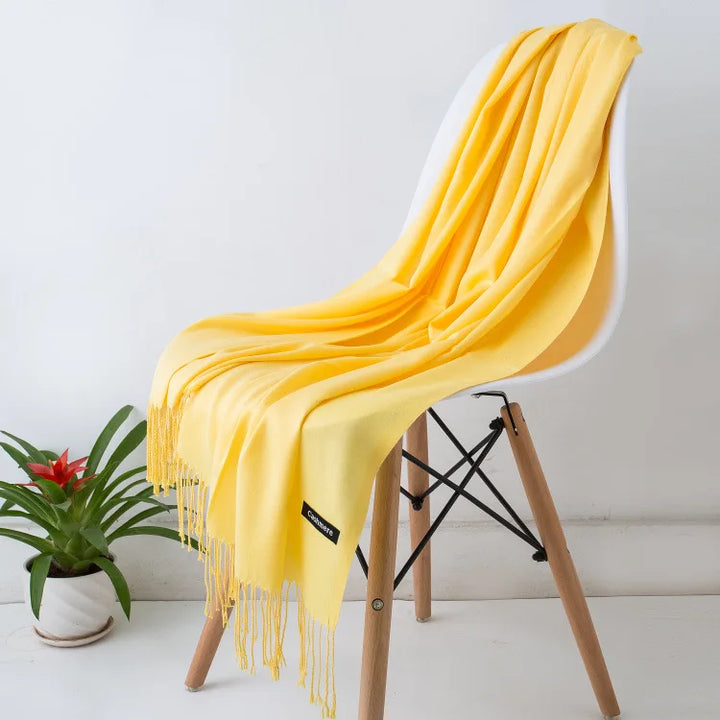 Aurélie elegante en warme sjaal voor dames van Lenoriva – zachte luxe damesaccessoire