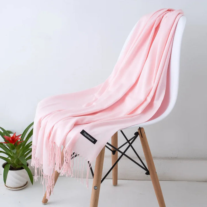 Aurélie elegante en warme sjaal voor dames van Lenoriva – zachte luxe damesaccessoire