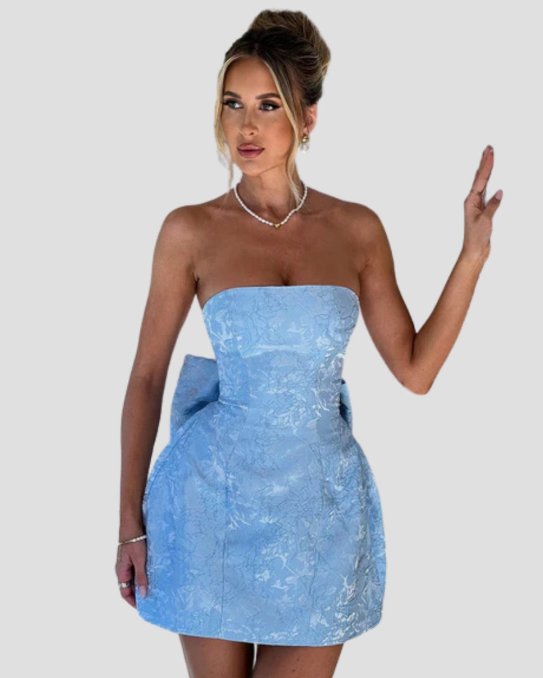 Ysara – Strapless Mini Jurk Met Strikdetail