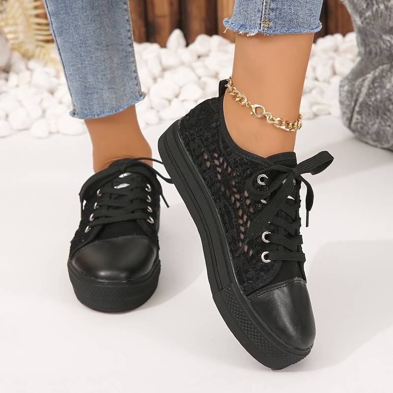Stijlvolle dames vetersneakers in licht en ademend design
