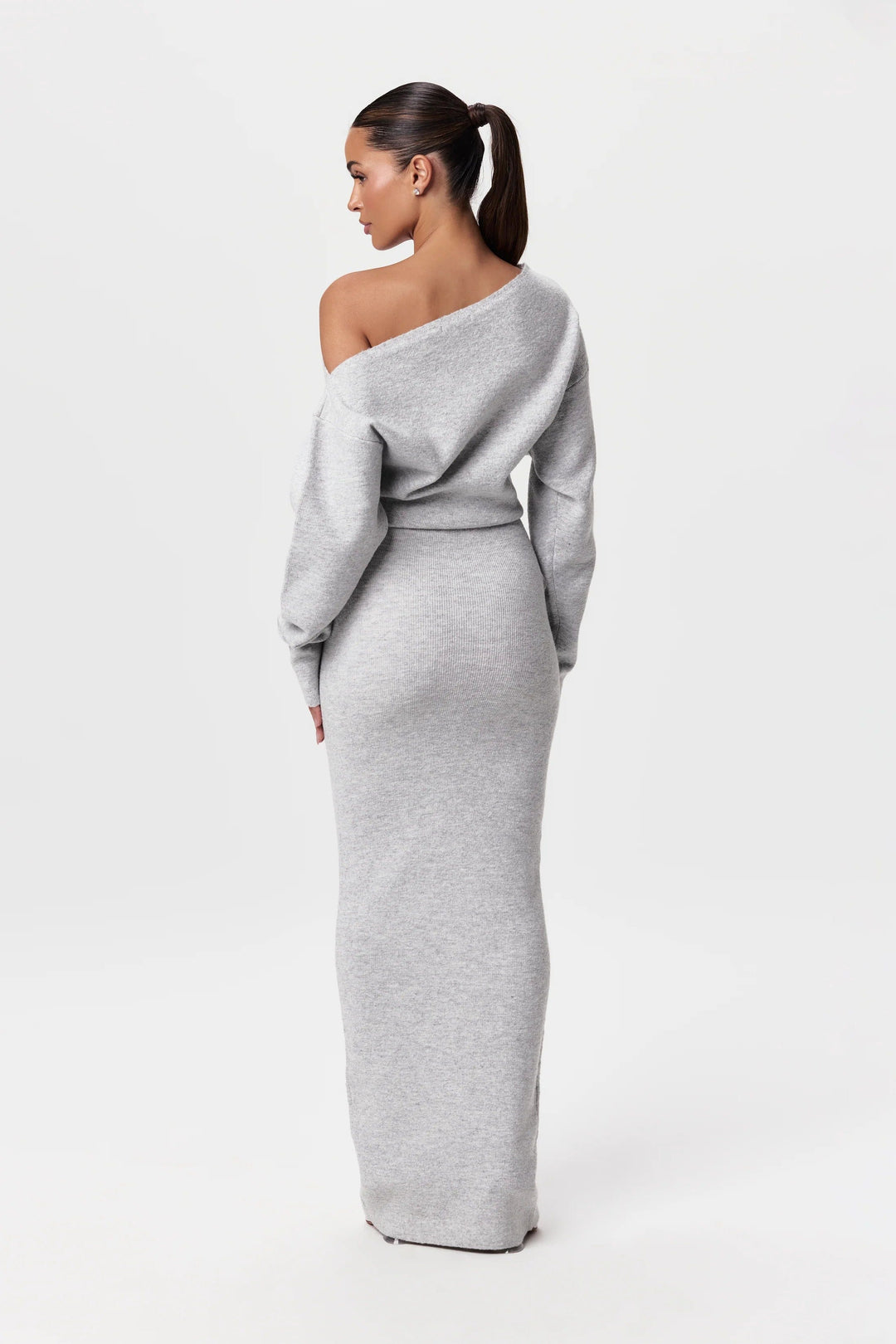 Hilde – Cosy off-shoulder jurk