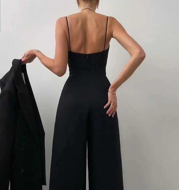 Dames jumpsuit met bandjes in strak en elegant design