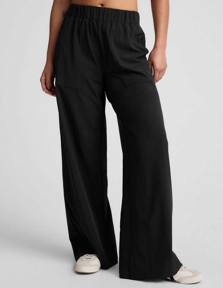Elara – Flowy Wide Leg Pants