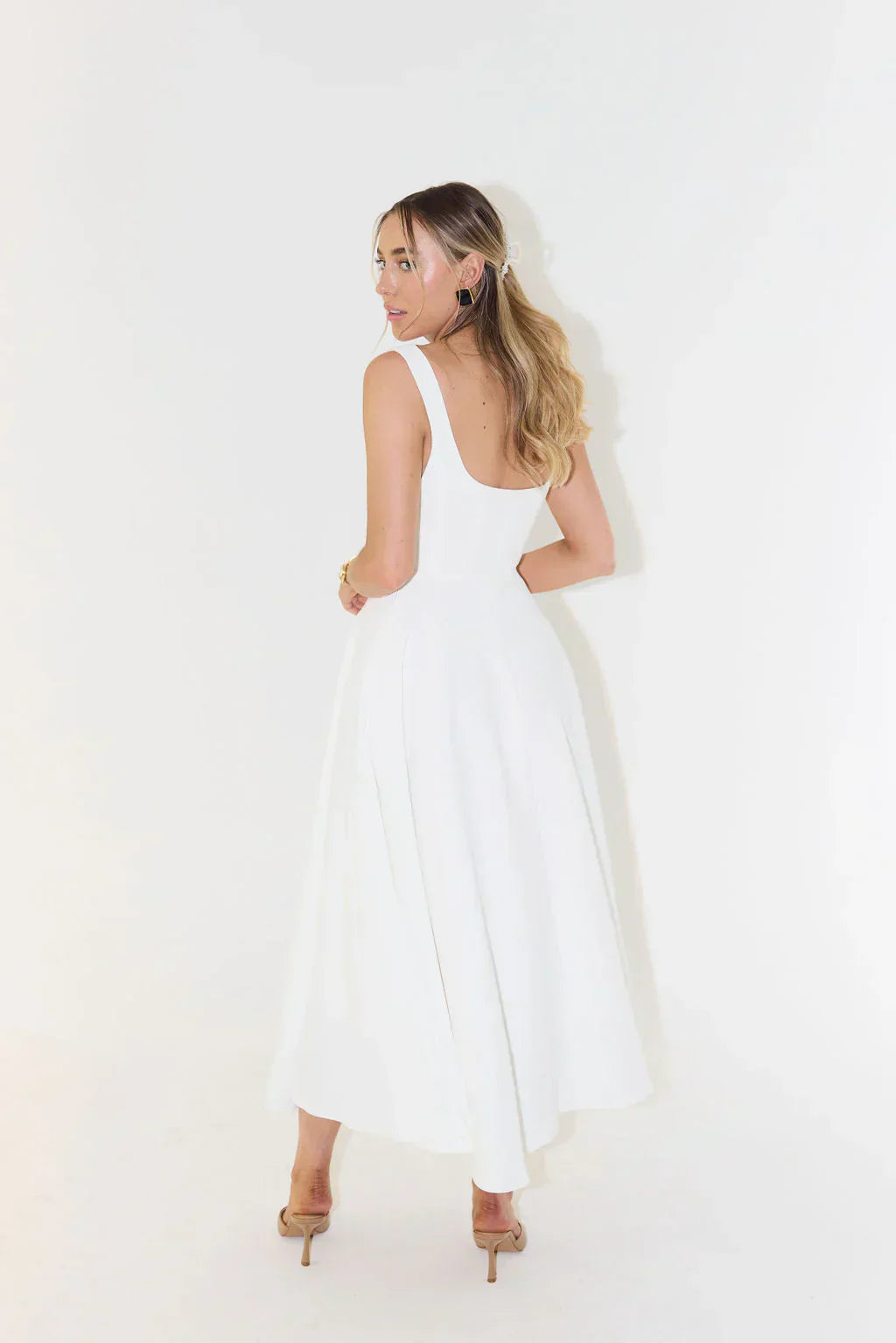Dames midi jurk in premium kwaliteit met elegante stijl