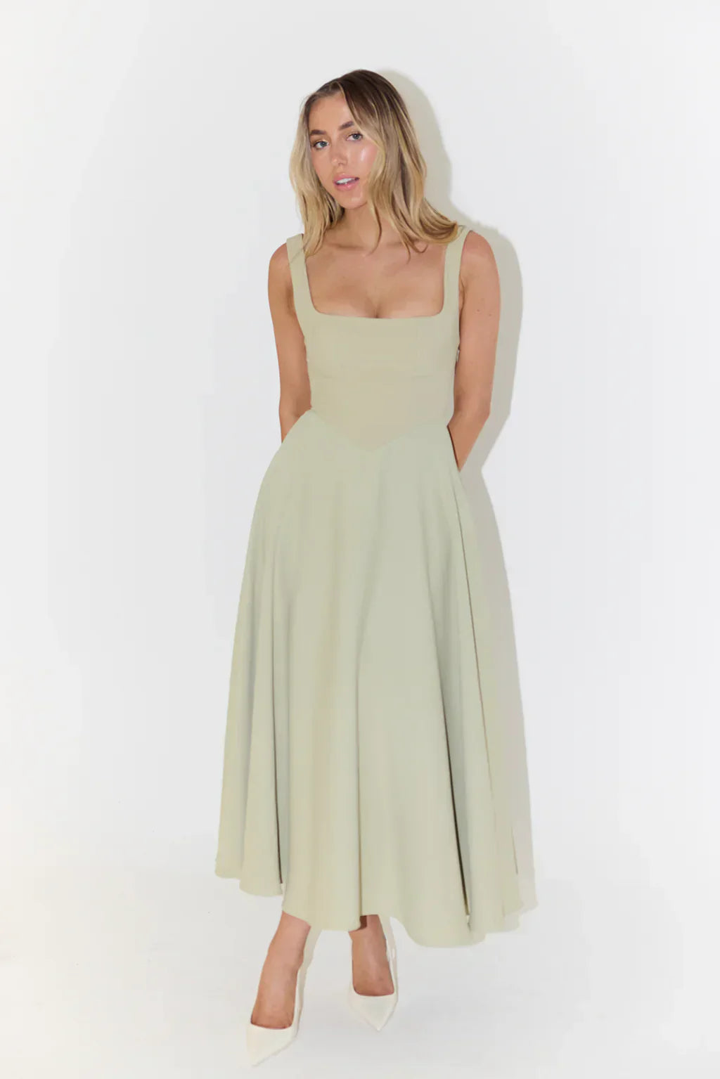 Dames midi jurk in premium kwaliteit met elegante stijl