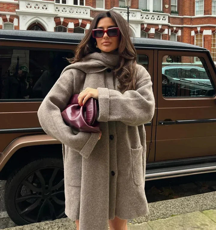 Isolde – Wool Coat met Sjaal