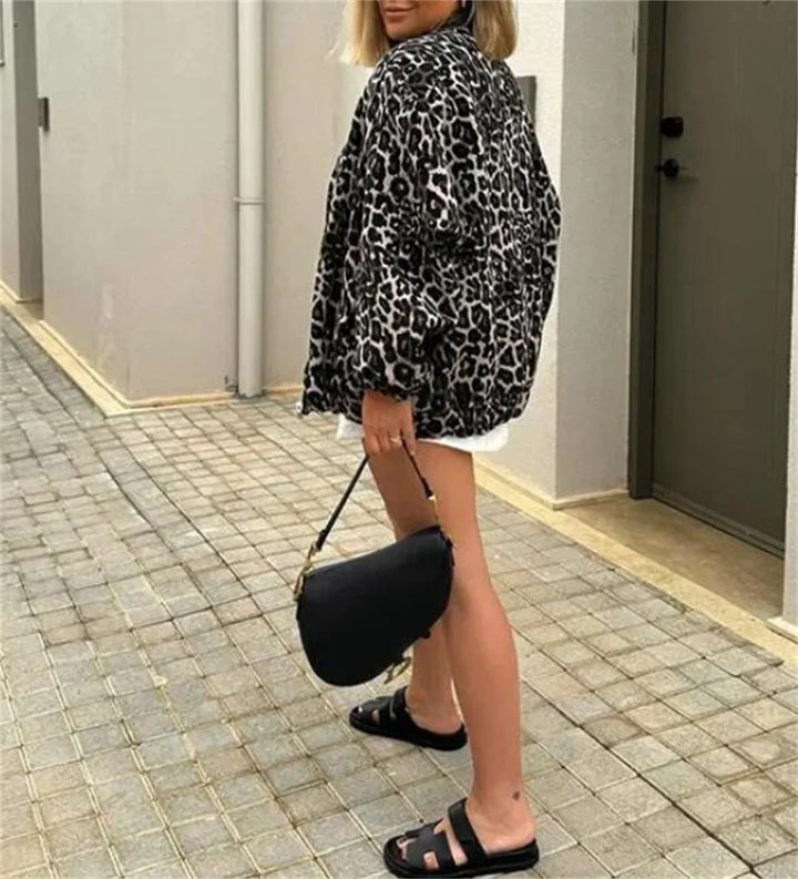 Livia – Bomber Jas Met Luipaard Print