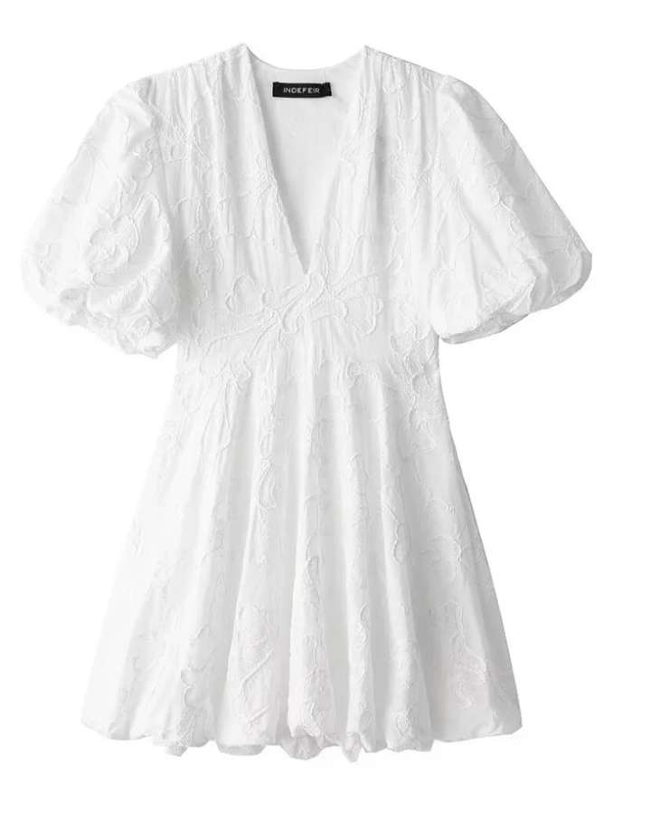 Liora – Witte Jurk Met Geborduurde Ruches