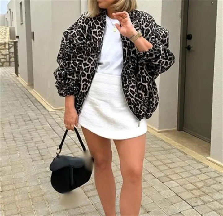 Livia – Bomber Jas Met Luipaard Print