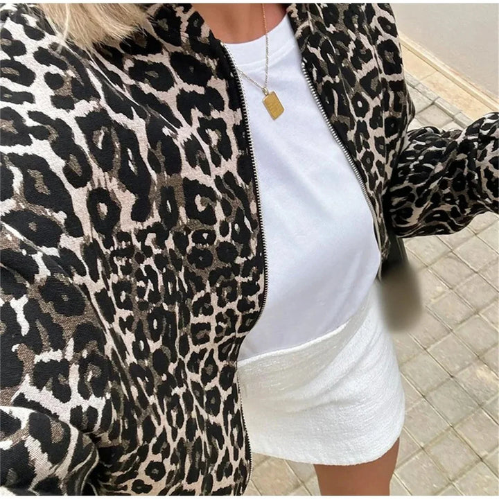 Livia – Bomber Jas Met Luipaard Print