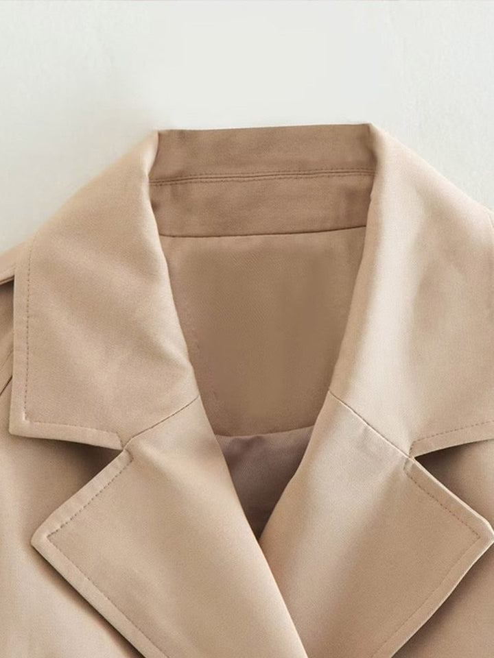 Elara – Cropped Trenchcoat