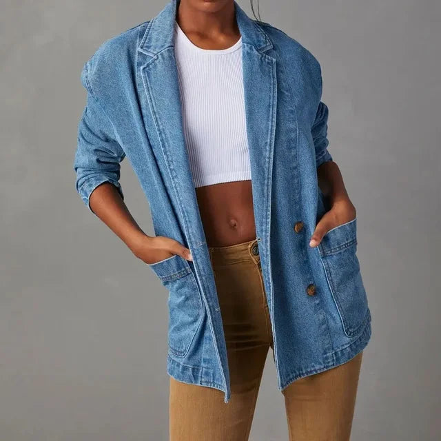 Elena – Denim Blazer met Zakdetails