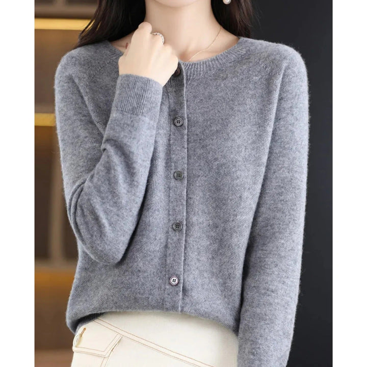 Lotte – Gebreid Vest Met Knoopsluiting