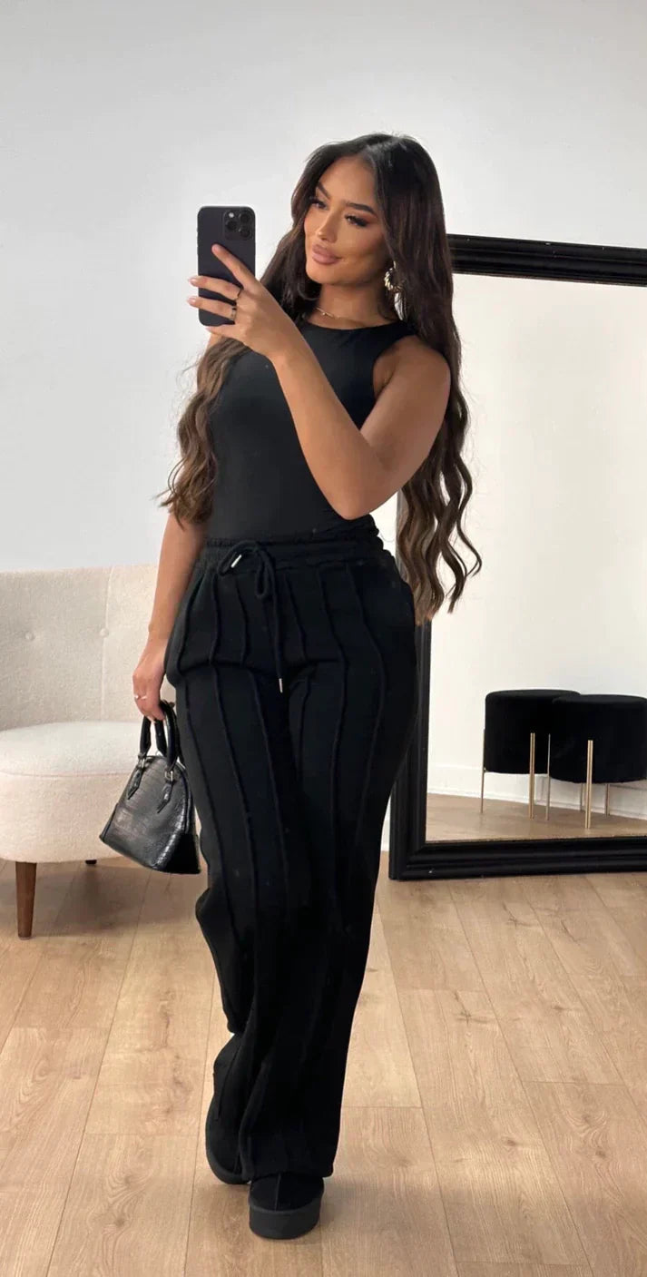 Elara – Striped Joggers